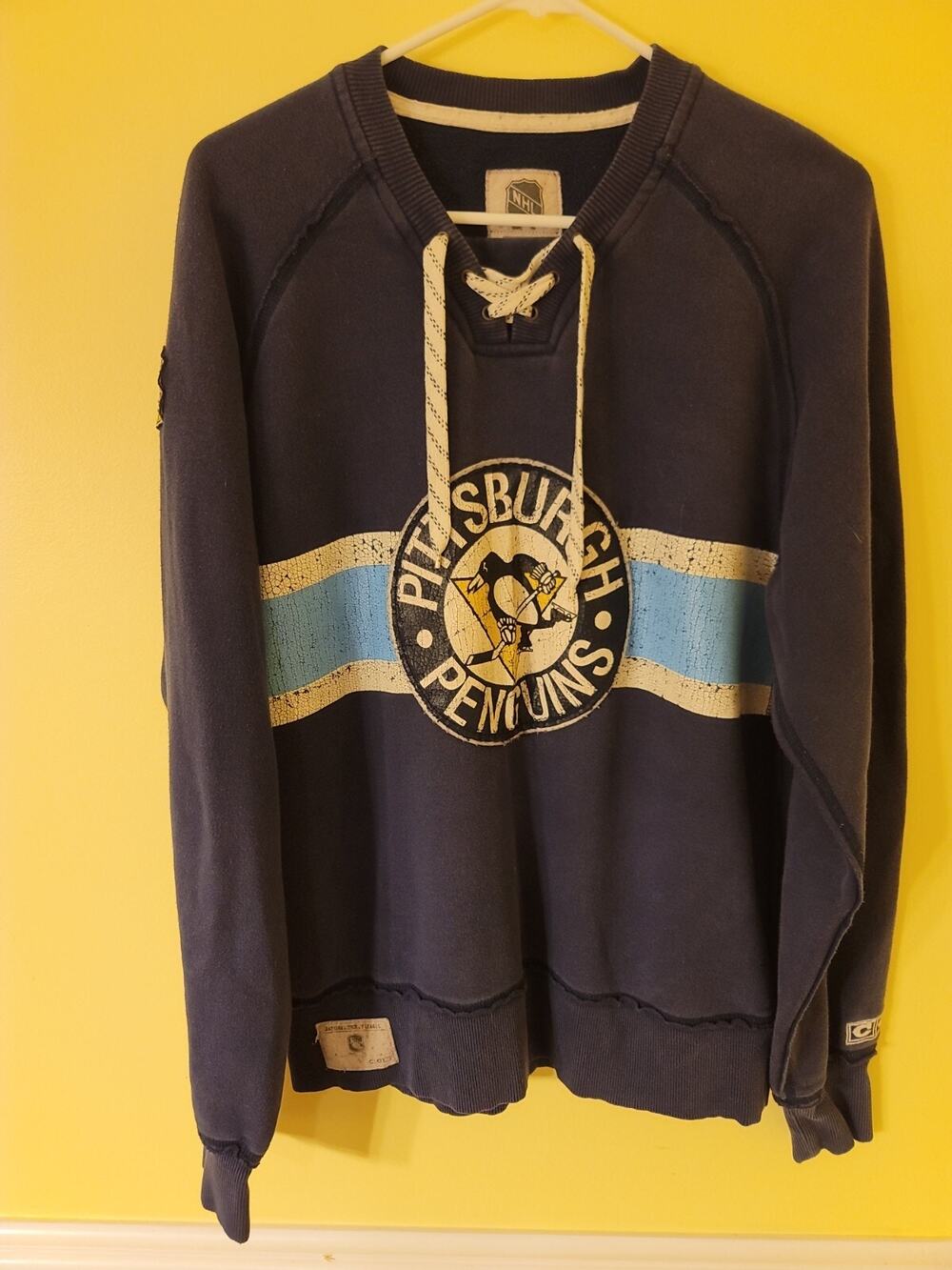CCM Pittsburgh Penguins Distressee Laced Sweatshirt NHL Sewn Patch Sz S